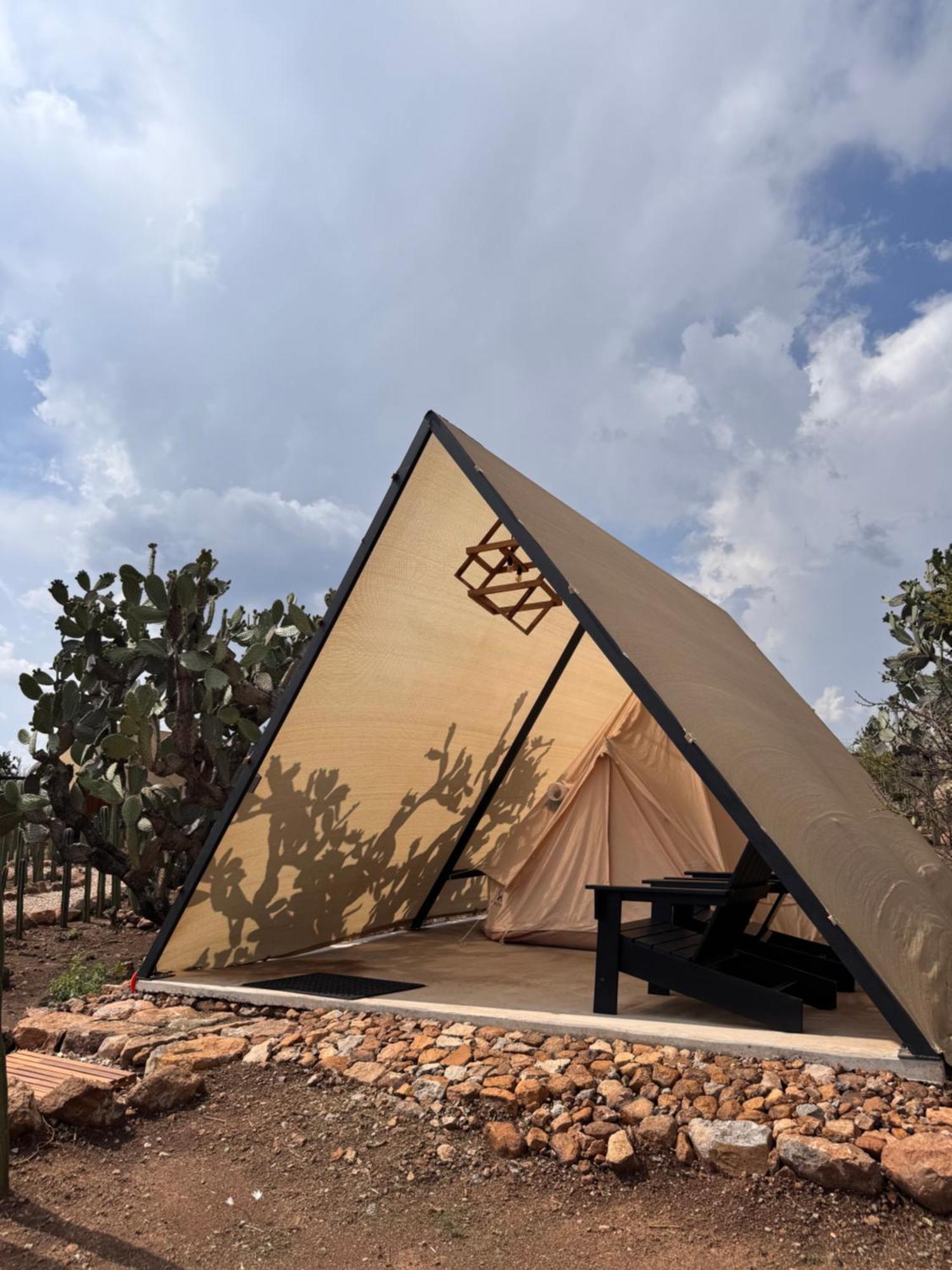 Hotel Coyote Alcocer Exterior photo